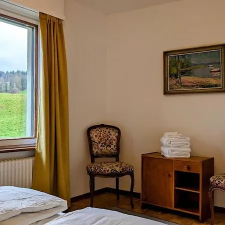 Holiday home Lakeview Bungalow Faulensee Spiez